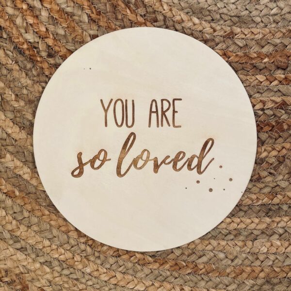 Houten muurcirkel - You are so loved - Afbeelding 3