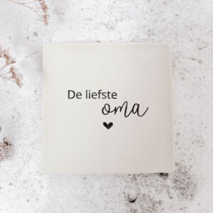De liefste oma - wit - tegel met gravering