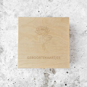 Bewaarkistje - geboortekaartjes - geboortebloem juli (waterlelie)